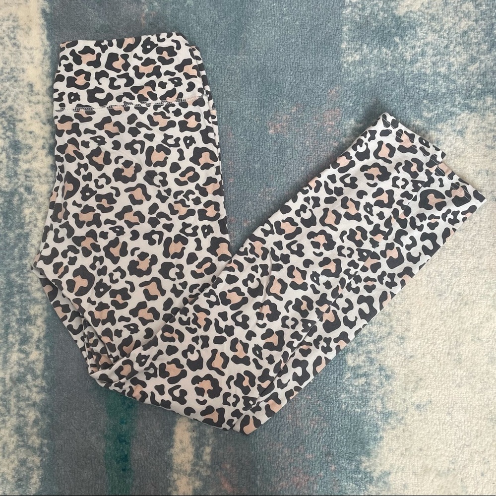 Wild Fable Pink and Grey Cheetah Leopard Leggings